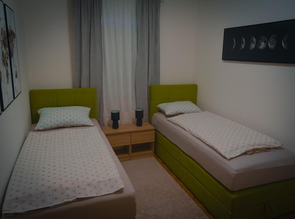 Ferienwohnung Mila Apartman Ðakovo Exterior foto